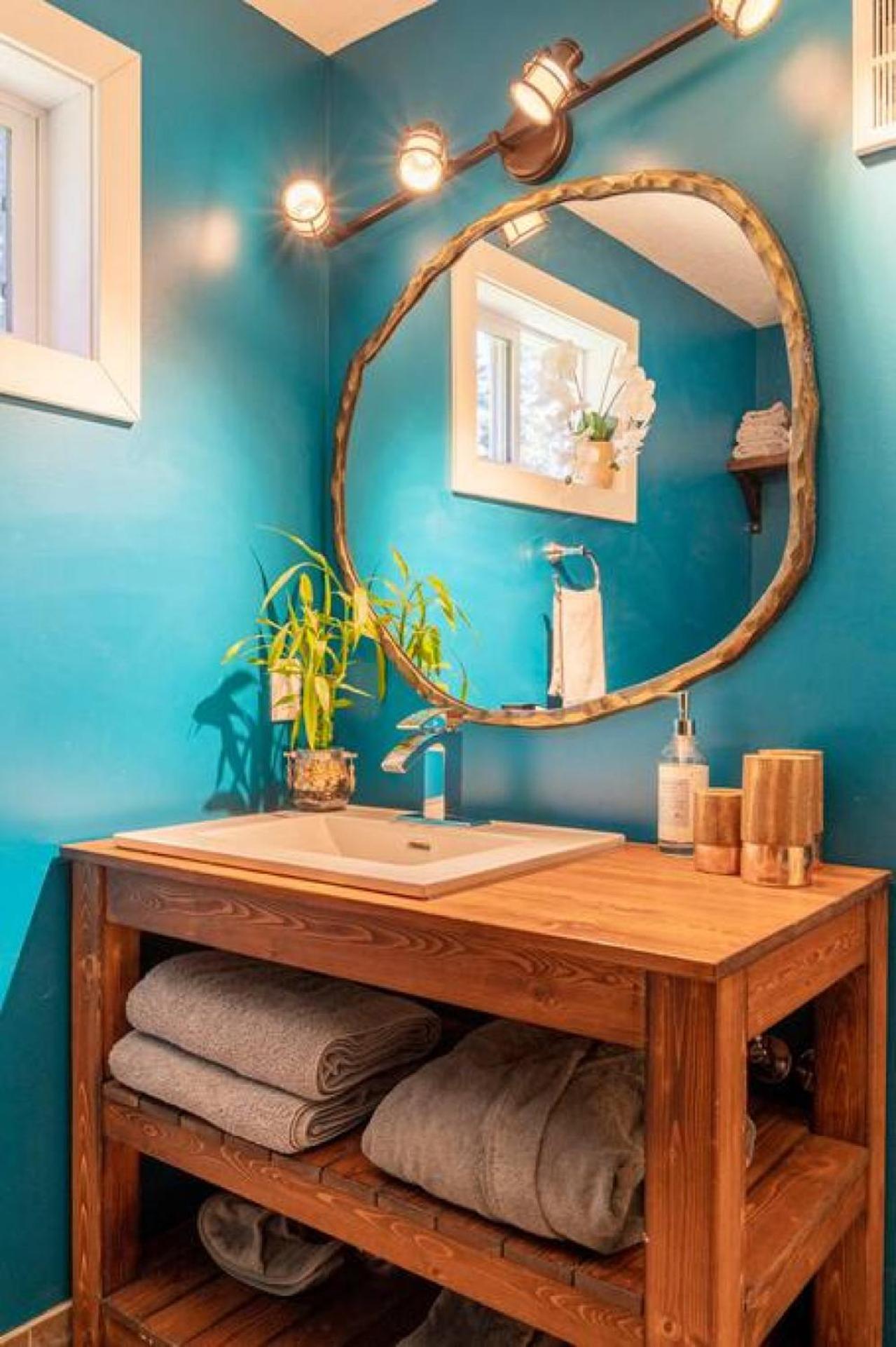 Rustic Cozy Cabin With Hot Tub Bragg Creek Bagian luar foto